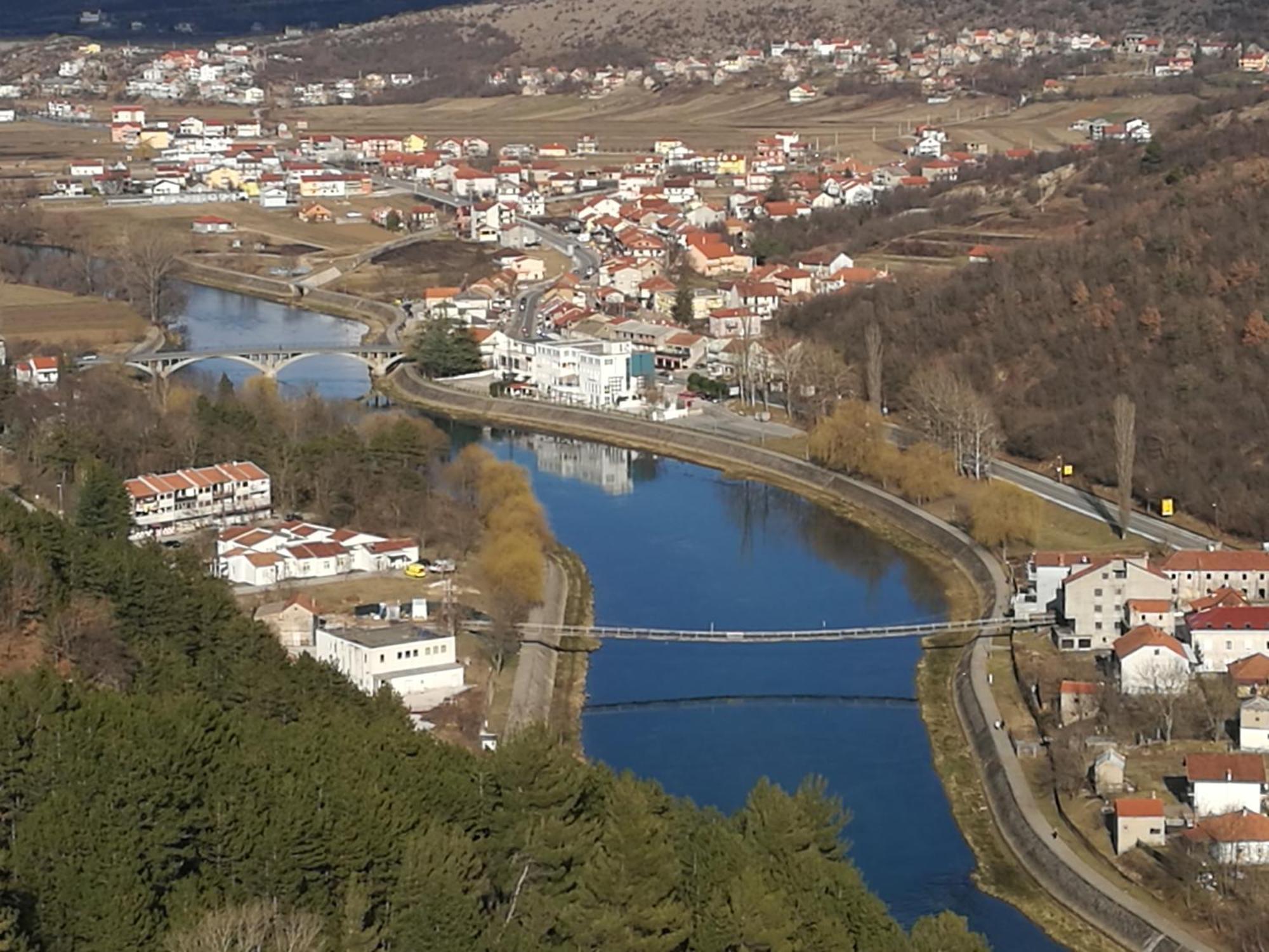 Trilj Apartman Jurika Exterior foto